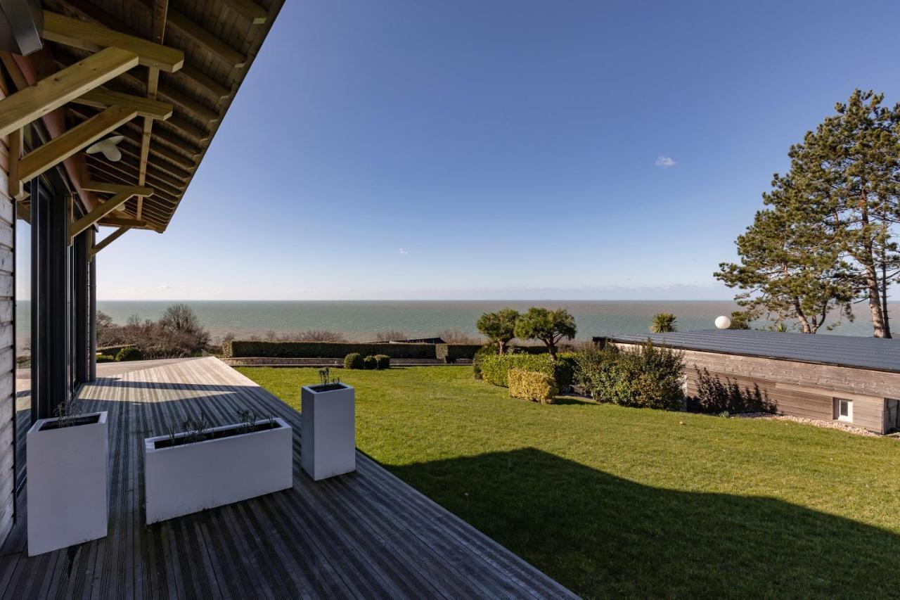 Bed and Breakfast Domaine Du Grand Bec Виллервиль Экстерьер фото