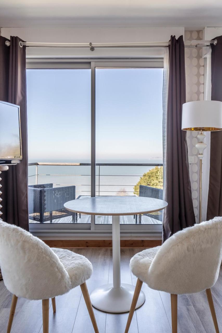 Bed and Breakfast Domaine Du Grand Bec Виллервиль Экстерьер фото
